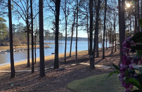Lake Oconee Condo | LAKEFRONT VIEWS! Beautiful/cozy condo in Reynolds Lake Oconee.