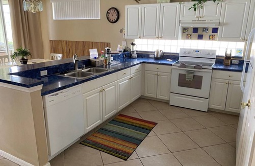 Sunset Lakes House | Lakefront Villa - Less than 10 mins to Disney!