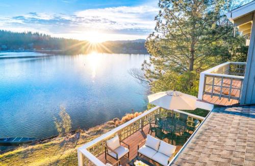 Groveland Villa | Lakefront Villa with 180 degree view private dock and boats