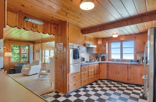 Caseville House | Lakefront w Great Beach! Caseville & Port Austin!