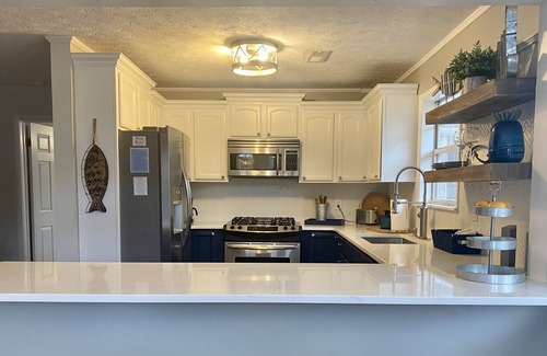 Alexander City House | Lakehouse & Boathouse 330 ft of water frontage. Kayak/paddleboat/pontoon rentals