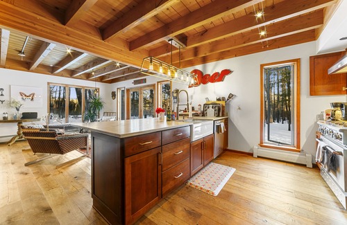 Highland Lake House | Lakehouse in the Woods- 2 Hours from NYC- 5 bedroom- 4,300 sq ft Newly Renovated