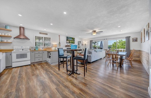 Moneta House | Lakehouse w/Private Dock, Hot tub, & Firepit