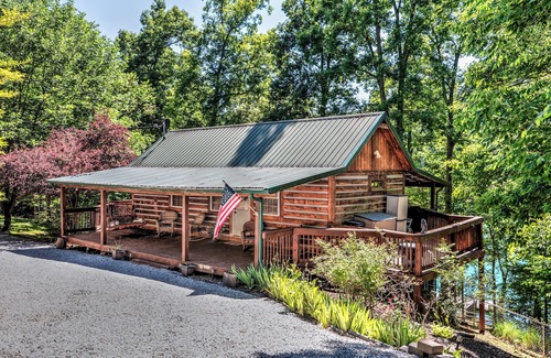 Speedwell Cabin | Lakein' It Easy With Private Dock
