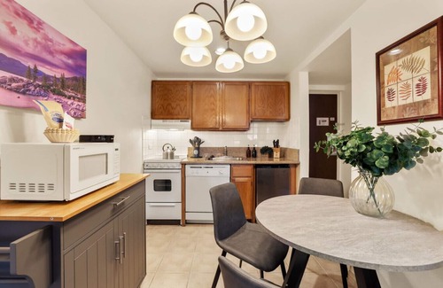 South Lake Tahoe House | Lakeland Village 2 Bed Condo w/Pool View