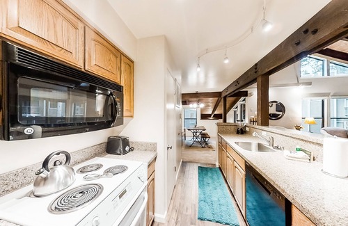 South Lake Tahoe Condo | Lakeland Village South Lake Tahoe