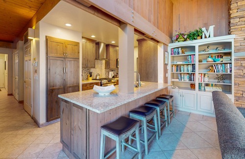 South Lake Tahoe Condo | Lakeland Village South Lake Tahoe