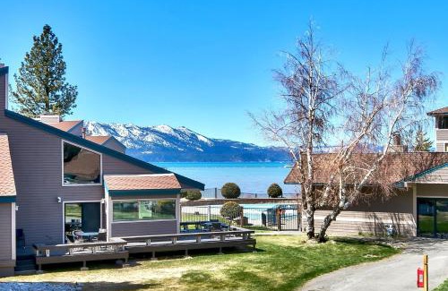 South Lake Tahoe Villa | Lakeland Village 462 - Walk to Lake Rustic 2.5BR