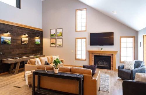 Rome House | Lakes and Links Luxury Retreat