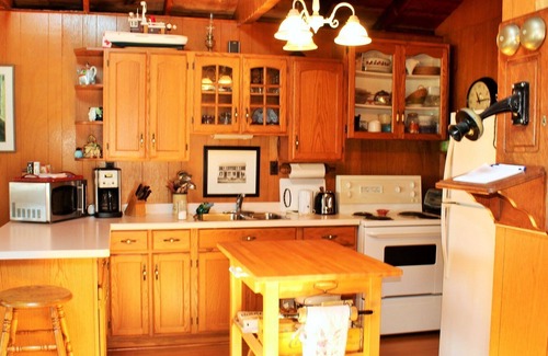Lowbanks Cottage | Lakeshore Breezes - Traditional, Timeless, Waterfront Wonder