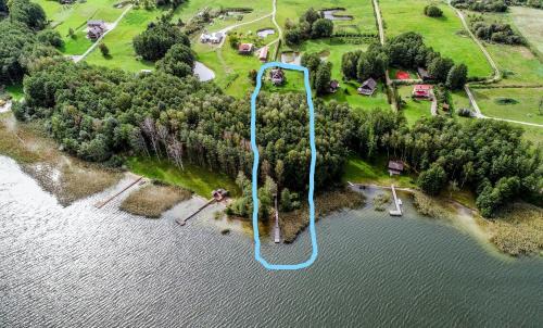 Dvarcenai House | Lakeshore house