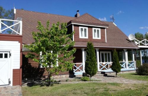 Dvarcenai House | Lakeshore house
