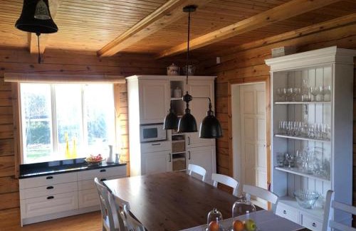 Dvarcenai House | Lakeshore house