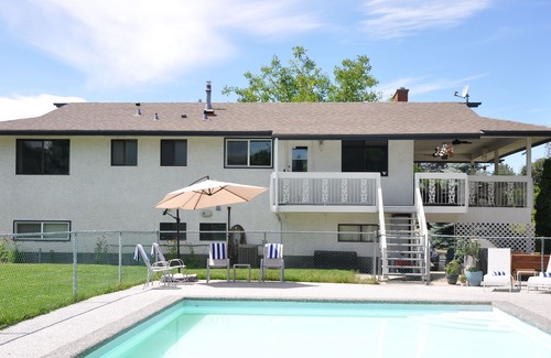 Central Okanagan House | Lakeshore Living with Private Pool near the Lake!
