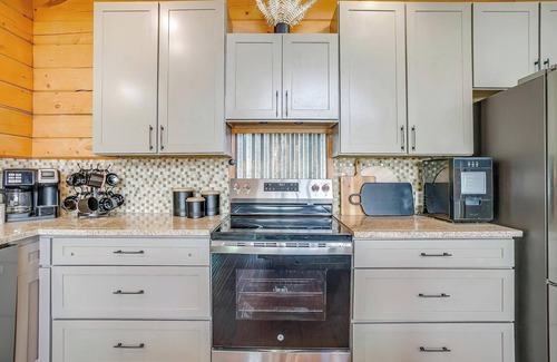 Dennis House | Lakeshore Lodge in peaceful Granbury