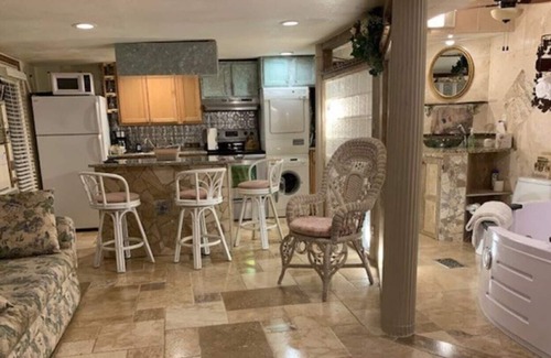 Hernando House | Lakeshore lodge slp12 golf, major springs, ocean, manatees nearby