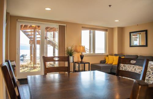 Homer House | Lakeshore Lodging Lodge 622