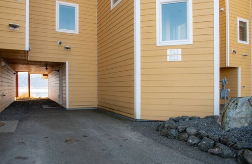 Homer Condo | Lakeshore Lodging Ocean Front Lodges