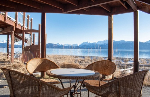 Homer Condo | Lakeshore Lodging Ocean Front Lodges