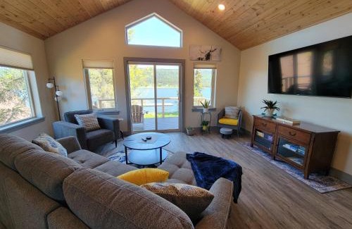 Homer House | Lakeshore Lodging Suites