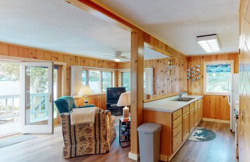 Greenville House | Lakeshore Lovely