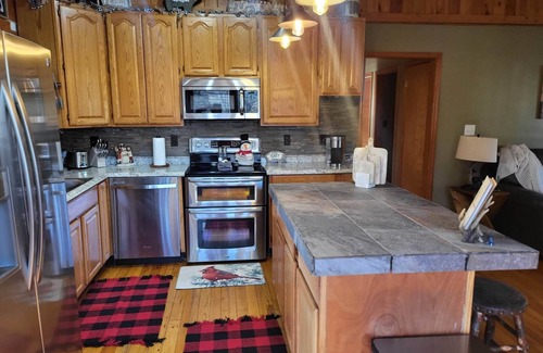 Abingdon Cabin | Lakeshore Retreat