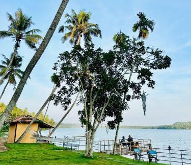Chirayinkil Bed & Breakfast | Lakeshore Retreats Varkala