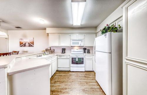 Corpus Christi Apartment | Lakeshore Villas