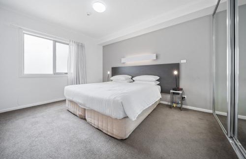 Greenway Apartment | Lakeside 1-Bed Unit Conveniently by Shops DUPLICATE