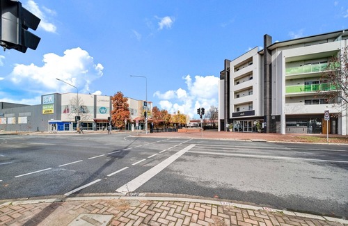 Greenway Apartment | Lakeside 1-Bed Unit Conveniently by Shops