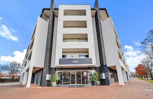 Greenway Apartment | Lakeside 1-Bed with AC, Parking & Balcony