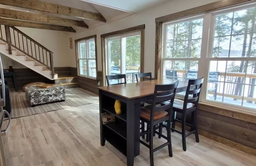 Sullivan House | Lakeside 2-bedroom house in Sullivan with WiFi and AC.