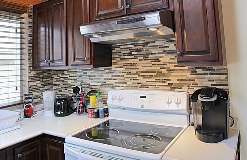 Timberlea House | Lakeside 2Br/1Ba 2 levels Apt Prvt Bath/Kitchen/Entrance 10 min to Halifax