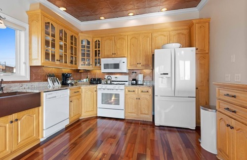 Algoma House | Lakeside a'Lure -Best Catch in Algoma/Door County