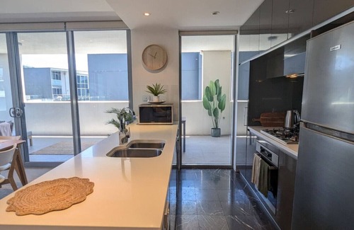 Kingston Apartment | Lakeside Apartment 1br Spacious
