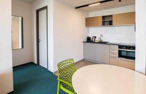 Zwenkau Apartment | Lakeside Apartment 5