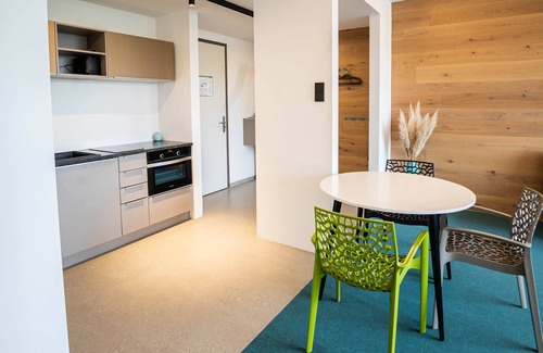 Zwenkau Apartment | Lakeside Apartment 5