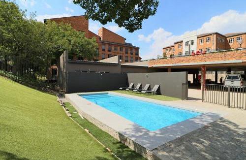 Greater Johannesburg Metropolitan Area Apartment | Lakeside Apartments