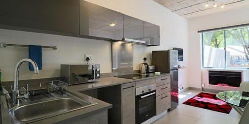 Greater Johannesburg Metropolitan Area Apartment | Lakeside Apartments