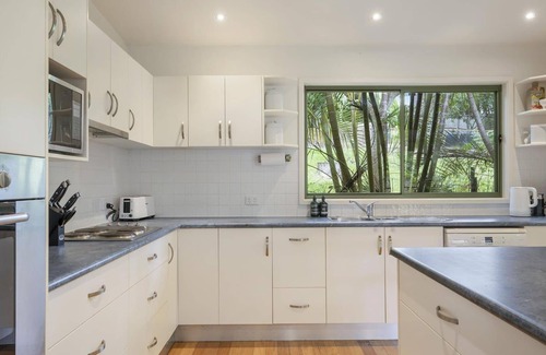 Macmasters Beach House | Lakeside at Macmasters Beach