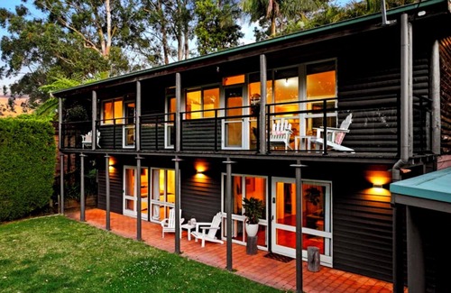 Macmasters Beach House | Lakeside at Macmasters Beach