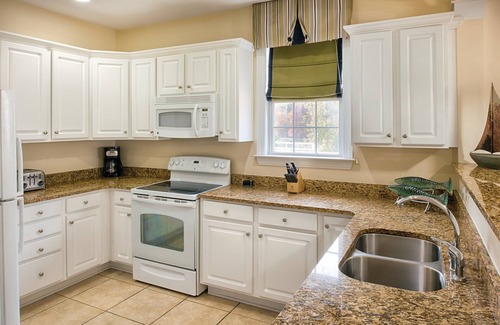 Santee Condo | Lakeside Bliss: 2BR Suite at Wyndham Lake Marion