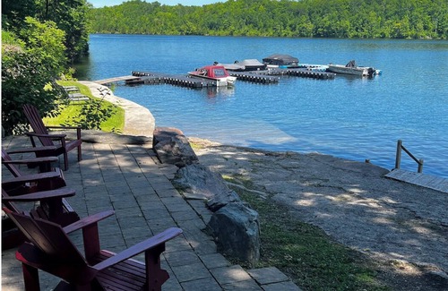 Frontenac Cottage | Lakeside Bliss & Adventure: Cozy Whippoorwill Cottage on Crow Lake!