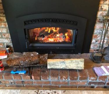 Arnold House | Lakeside BLS Retreat near Big Trees & Bear Valley