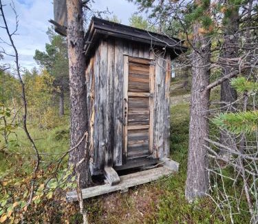 Kaaresuvanto Villa | Lakeside Cabin Hukkajärvi no electricity no running water