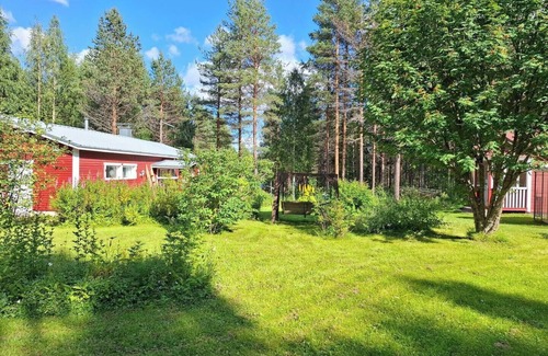 Rovaniemi Ski Chalet | Lakeside Cabin in Wild Lapland "Call of the Wolf"