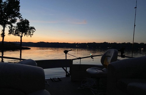 Buchanan Cabin | Lakeside Cabin in Peaceful Cypress Bay on Kentucky Lake