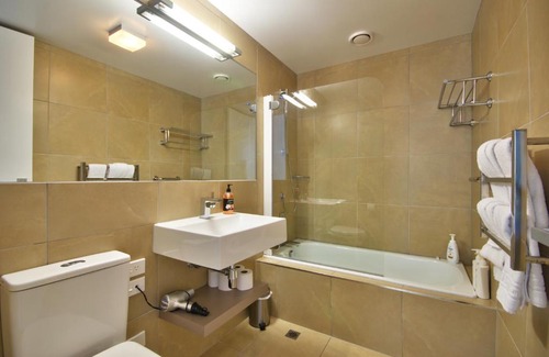 Queenstown Apartment | Lakeside Central Studio