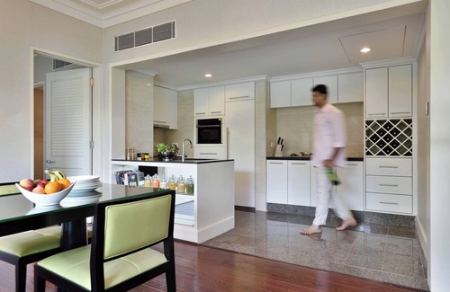 Powai Hotel | Lakeside Chalet - Mumbai, Marriott Executive Apartments