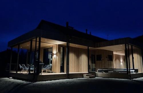 Kilpisjarvi Apartment | Lakeside Chalet Vinkka
